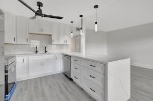 2053 Wolverton C — Photo 3