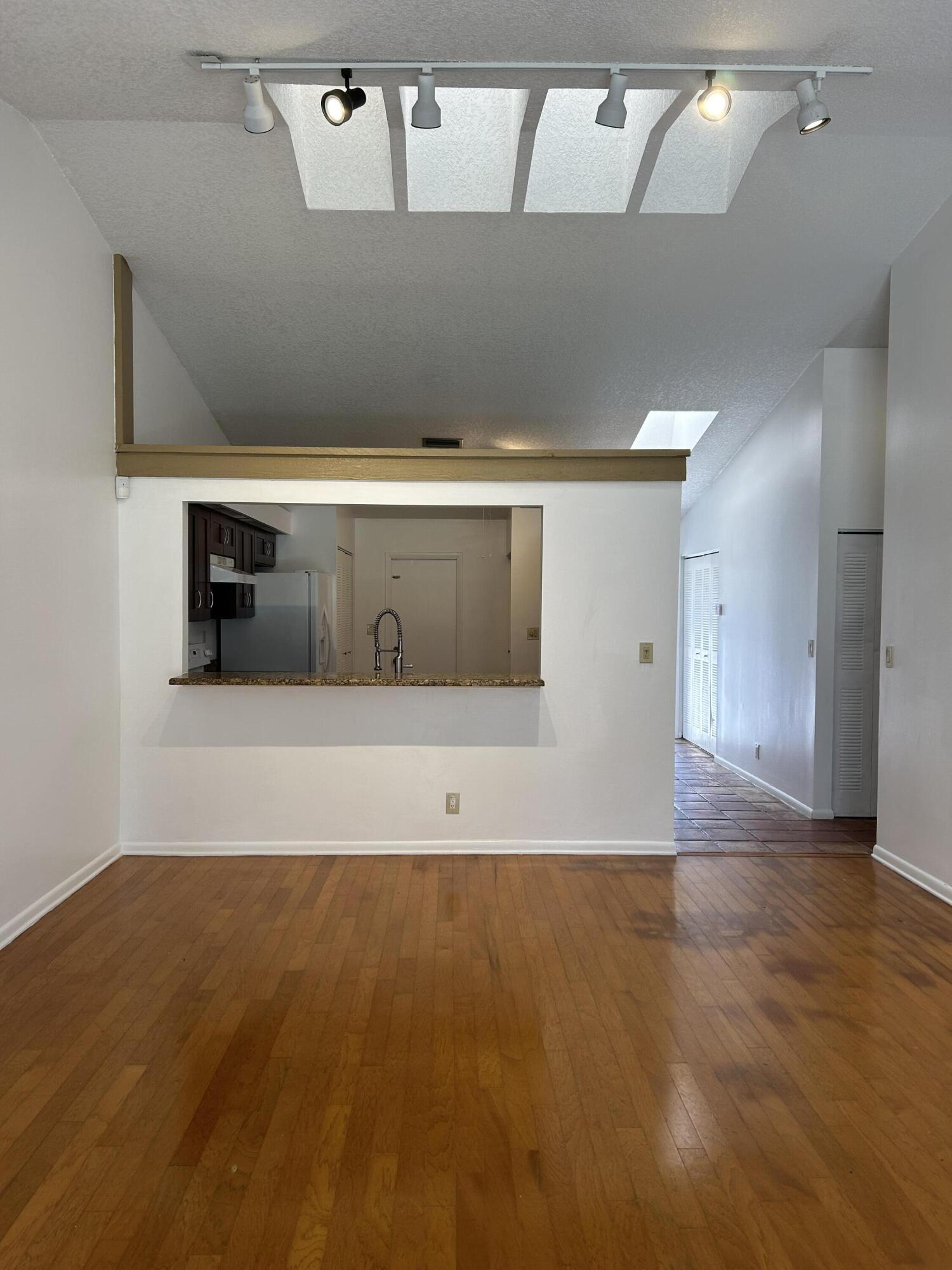 22682 VISTAWOOD Way — Photo 3