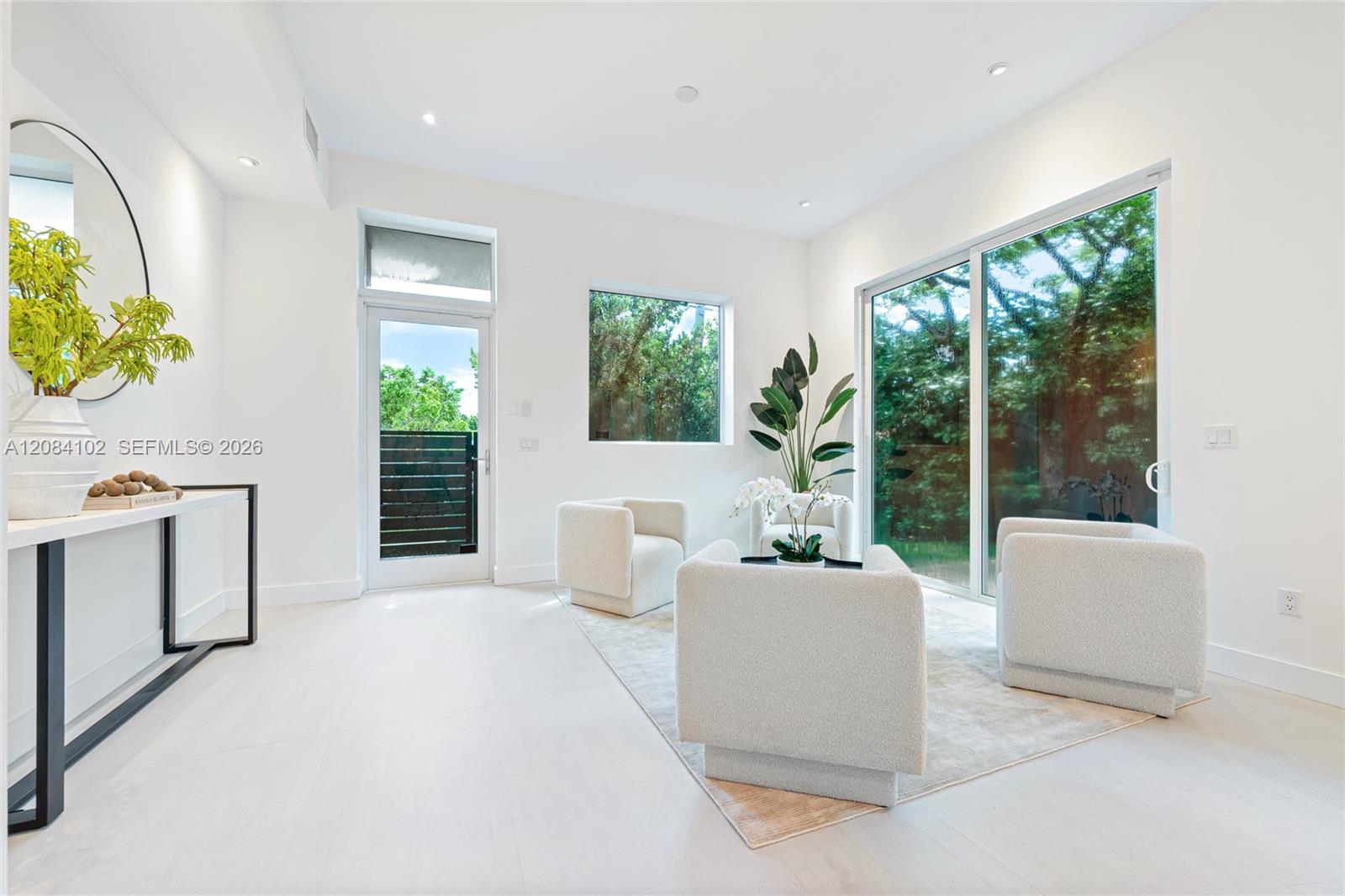 1622 SW 30th Ave — Photo 3