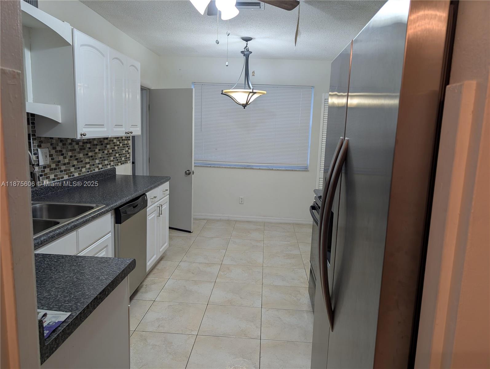 4550 NW 43rd St, Lauderdale Lakes FL 33319
