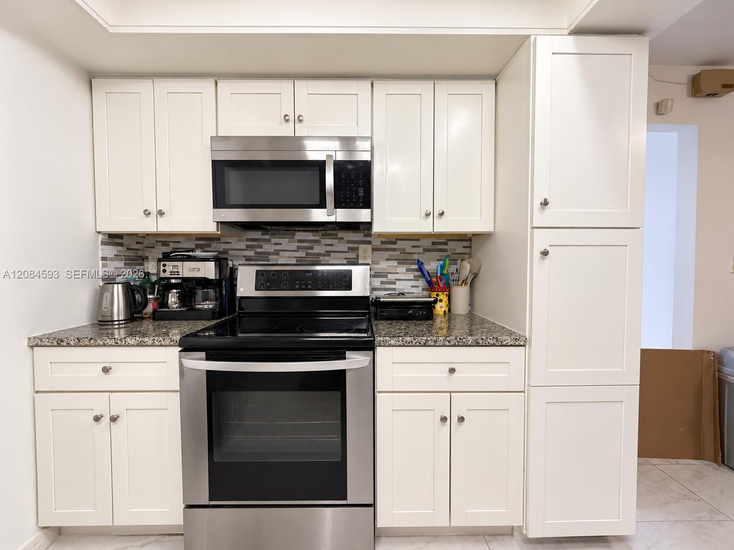 8001 NW Avenida 108 — Photo 4