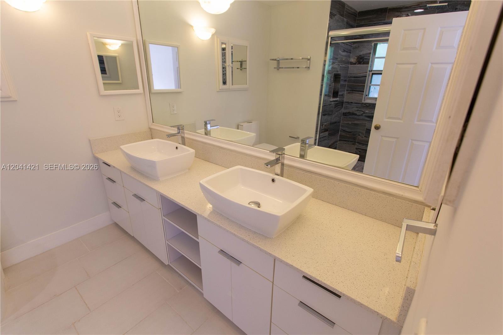 2919 Virginia St View 7