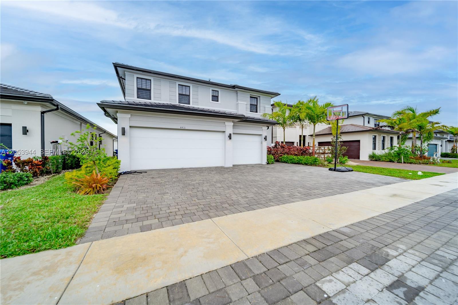 4416 SW 174th Ave — Photo 3