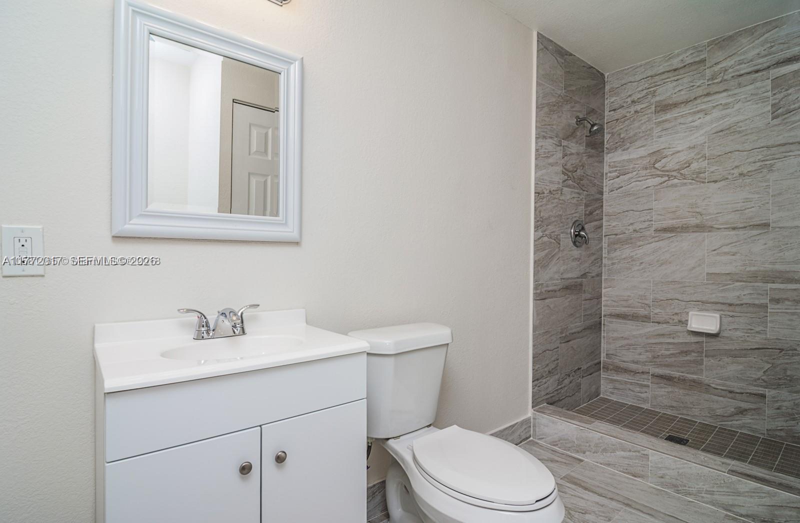 2542 Fillmore St — Photo 4
