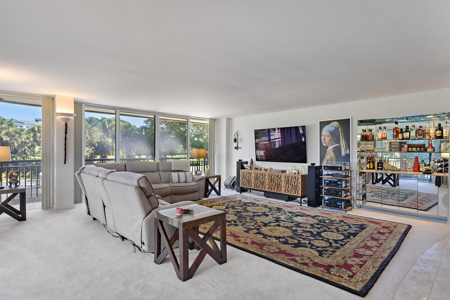 2427 Presidential Way # 204, West Palm Beach FL 33401