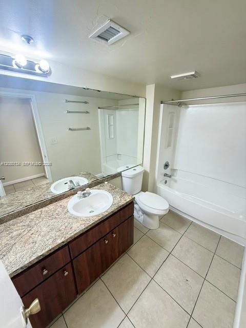 8335 Coral Lake Mnr # 8335 — Photo 4