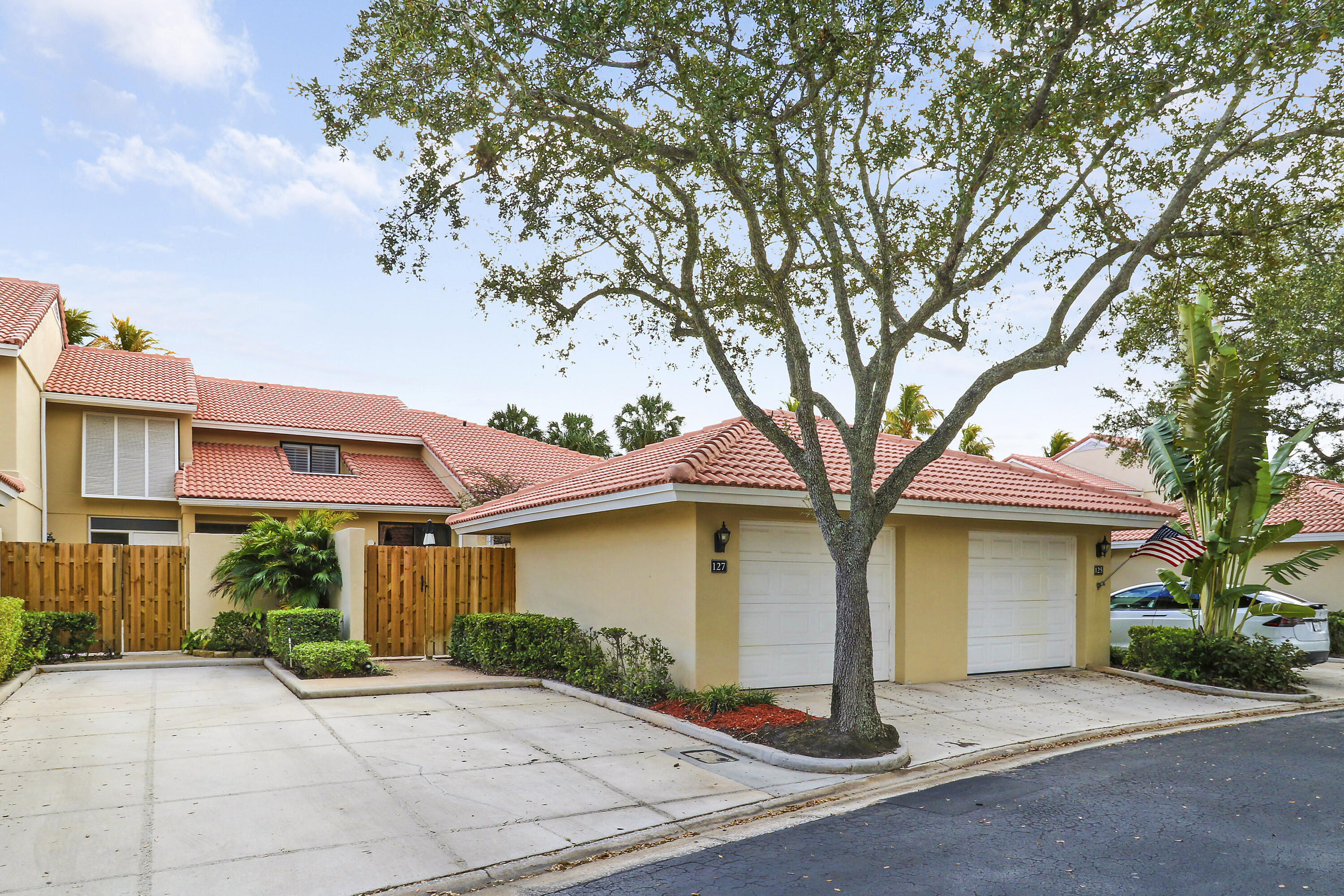 127 Old Meadow Way, Palm Beach Gardens FL 33418