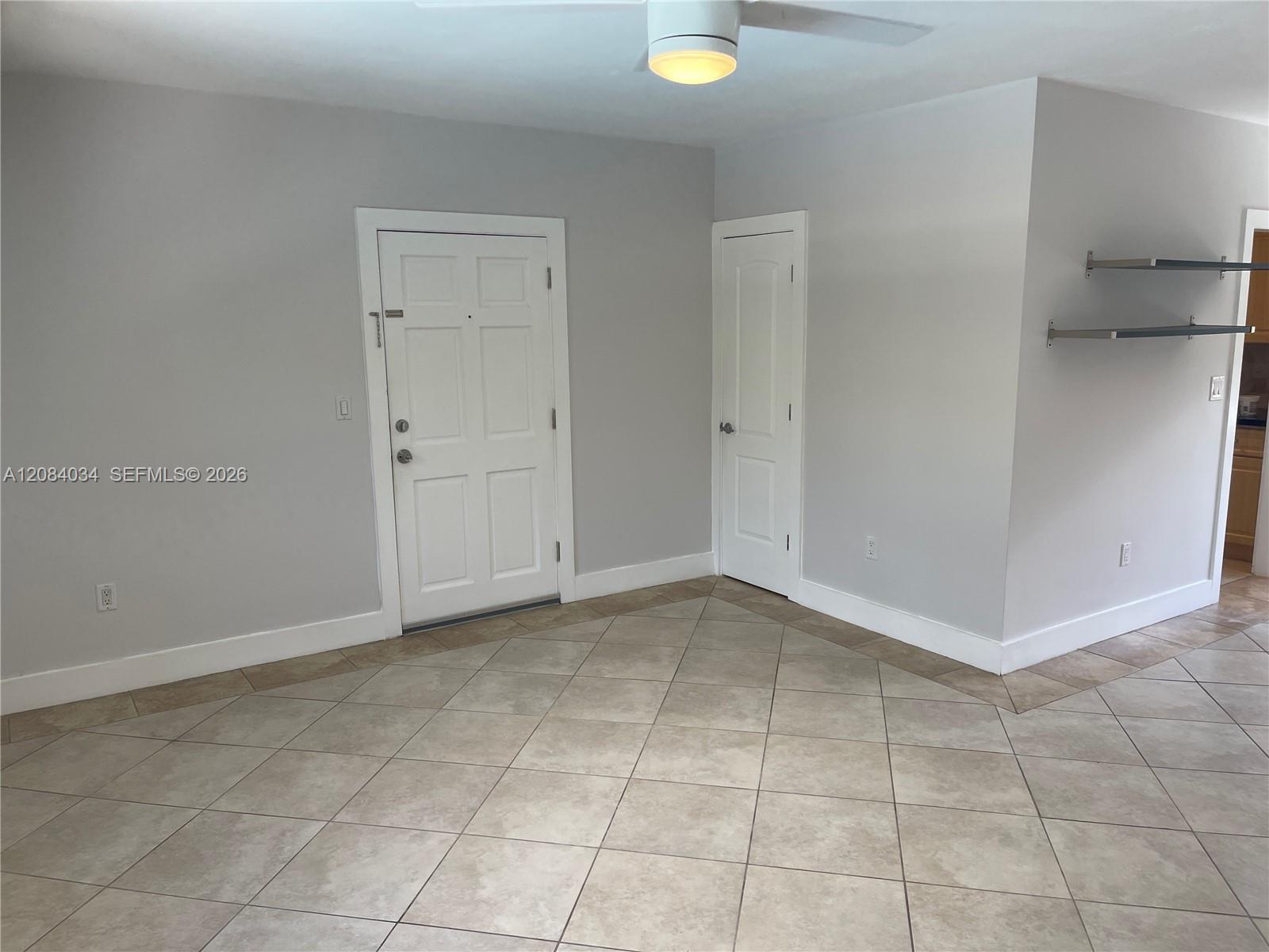 125 Edgewater Dr # 14 — Photo 3