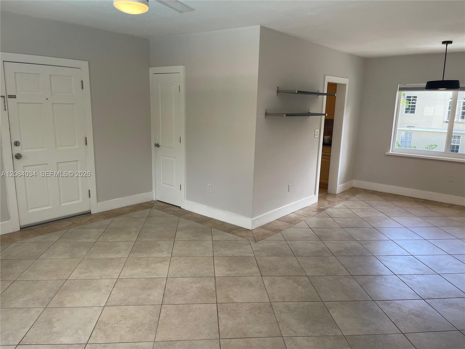125 Edgewater Dr # 14 — Photo 5