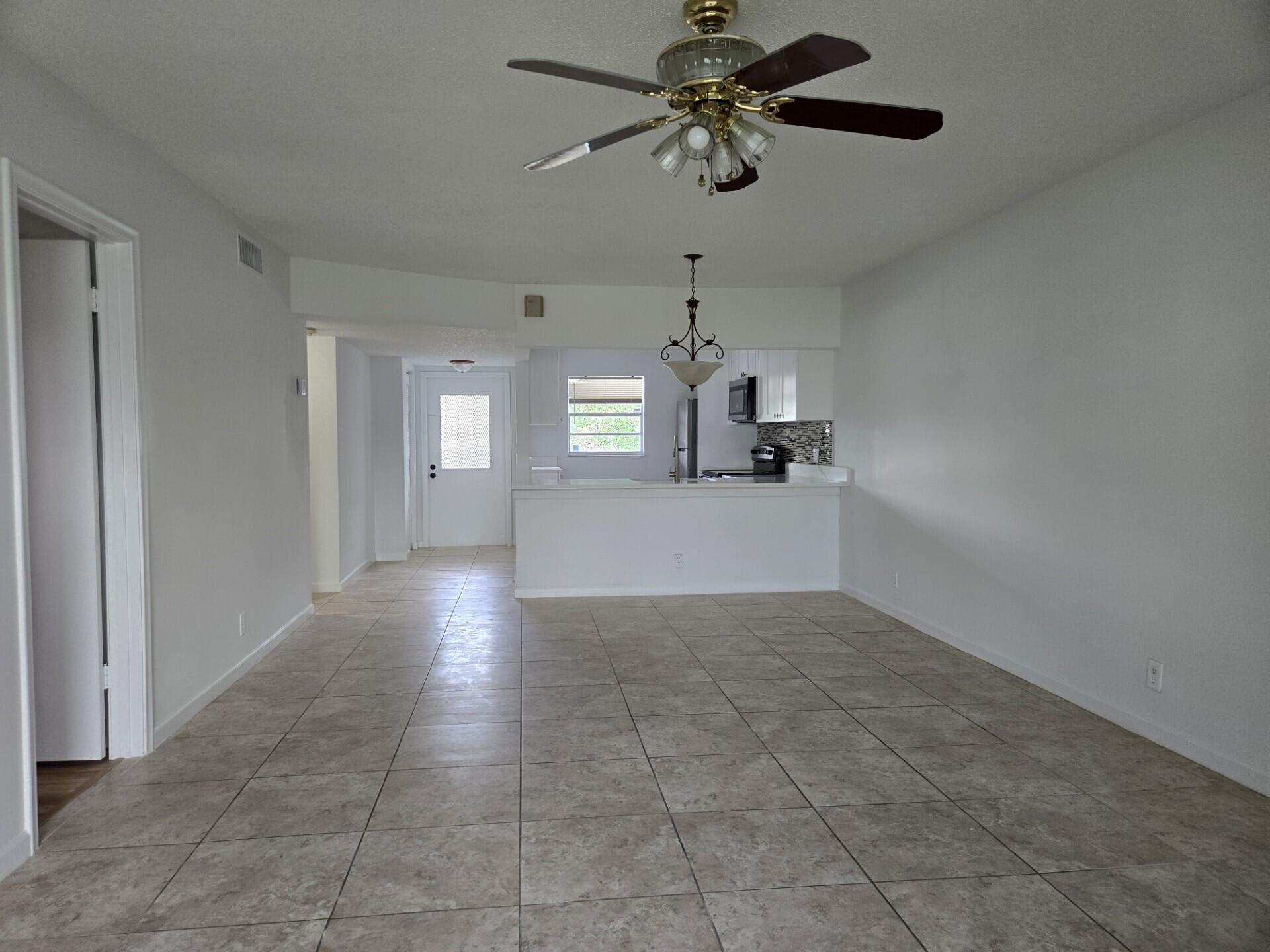 2700 CASITA Way # 2140 — Photo 4
