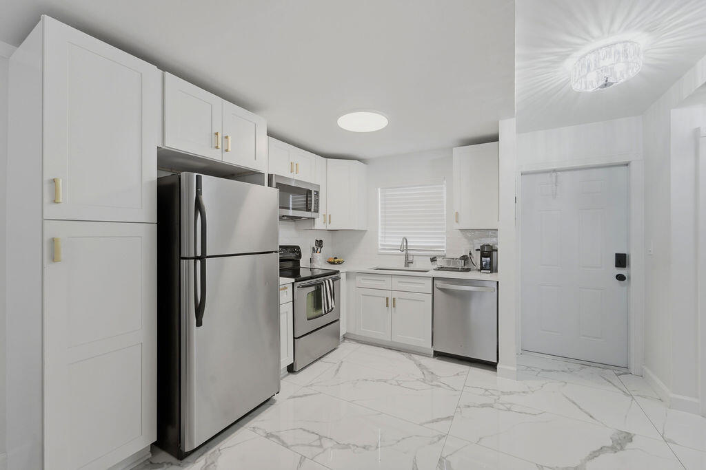 809 W Oakland Park Boulevard # K2 — Photo 2