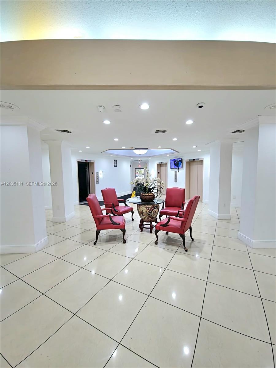 1300 NE Miami Gardens Dr # 308E — Photo 3