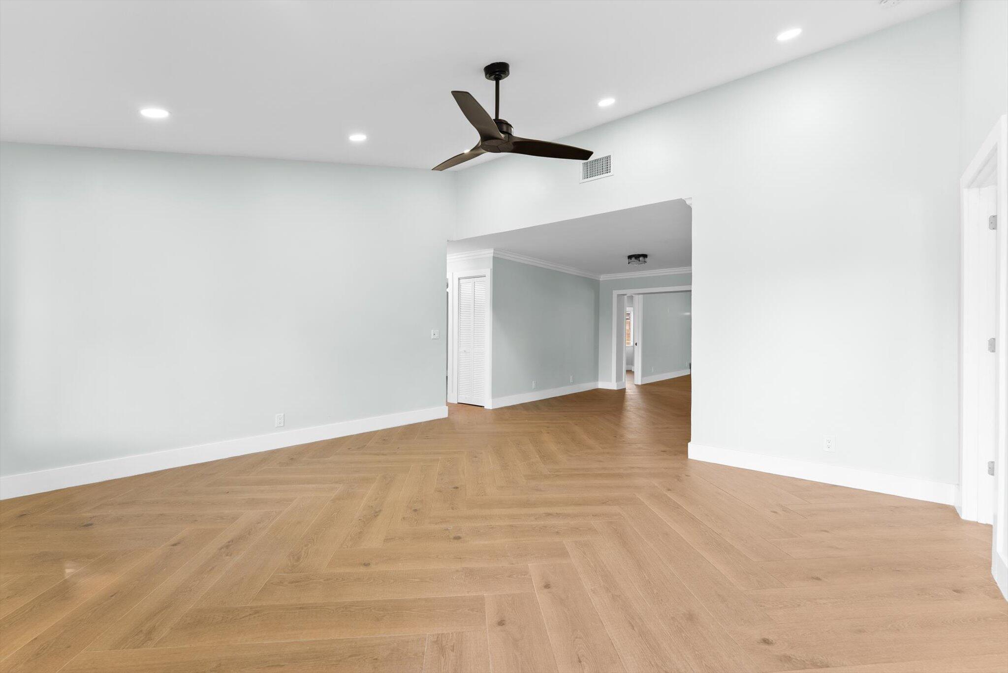 1721 SW 10TH Street — Photo 3