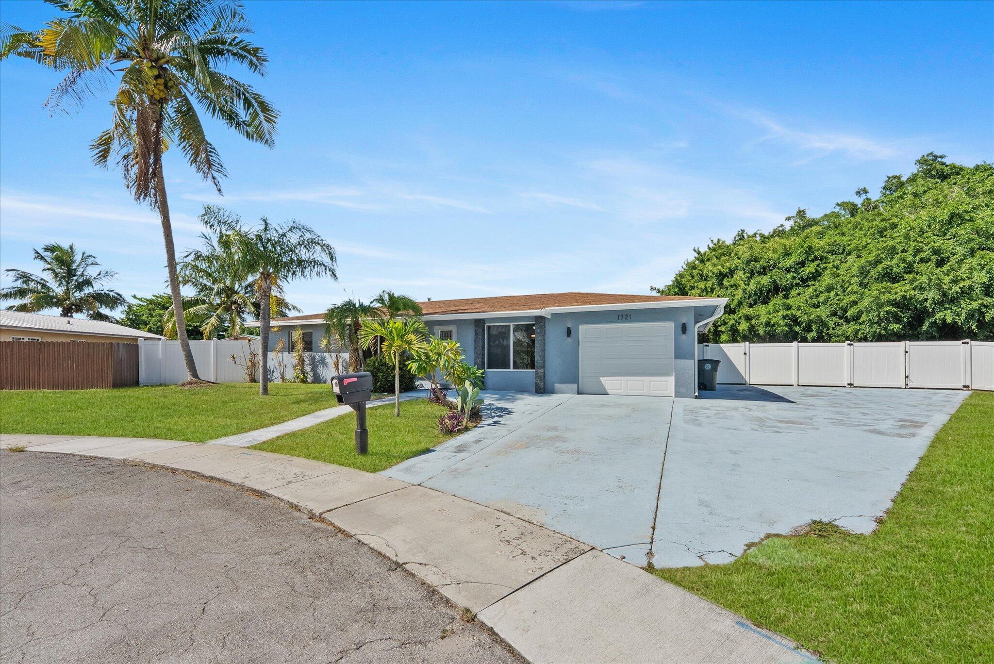 1721 SW 10TH Street — Photo 2