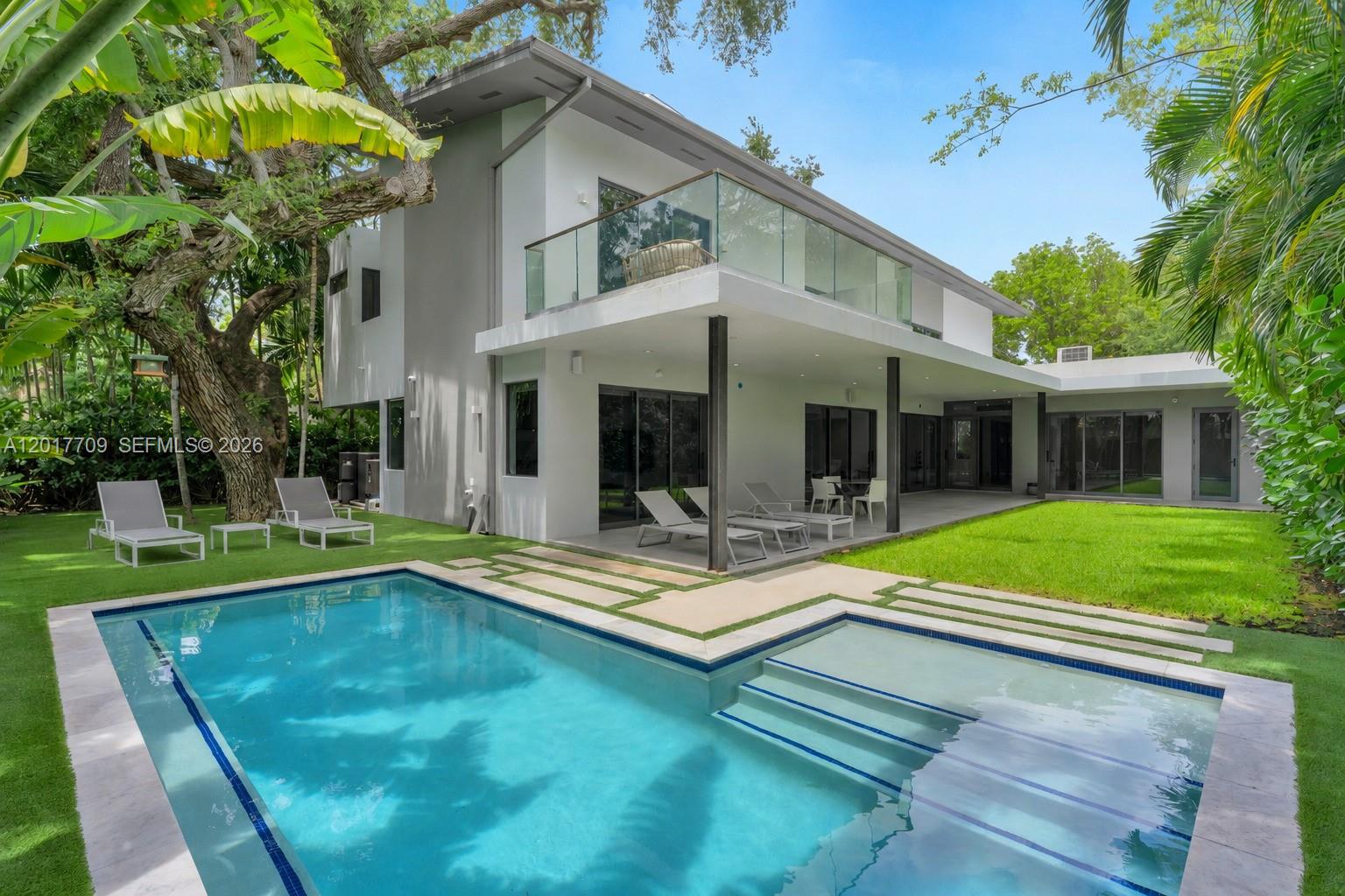 10 Samana Dr, Miami FL 33133