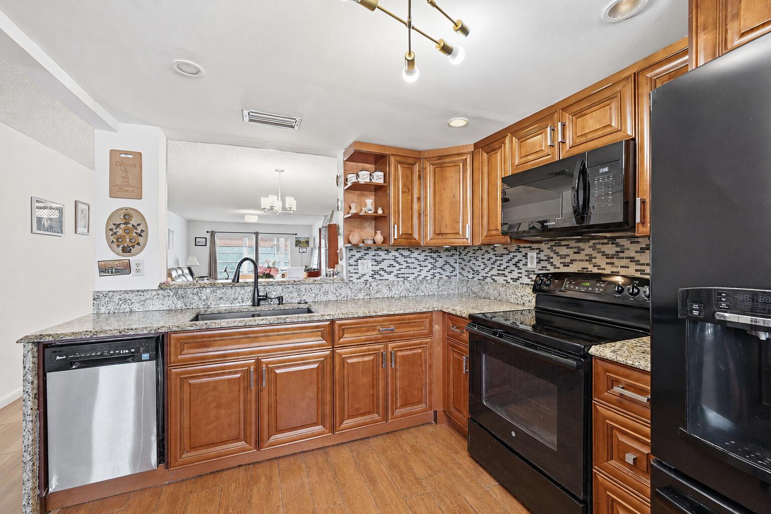 3005 Portofino Isle # M2 — Photo 2