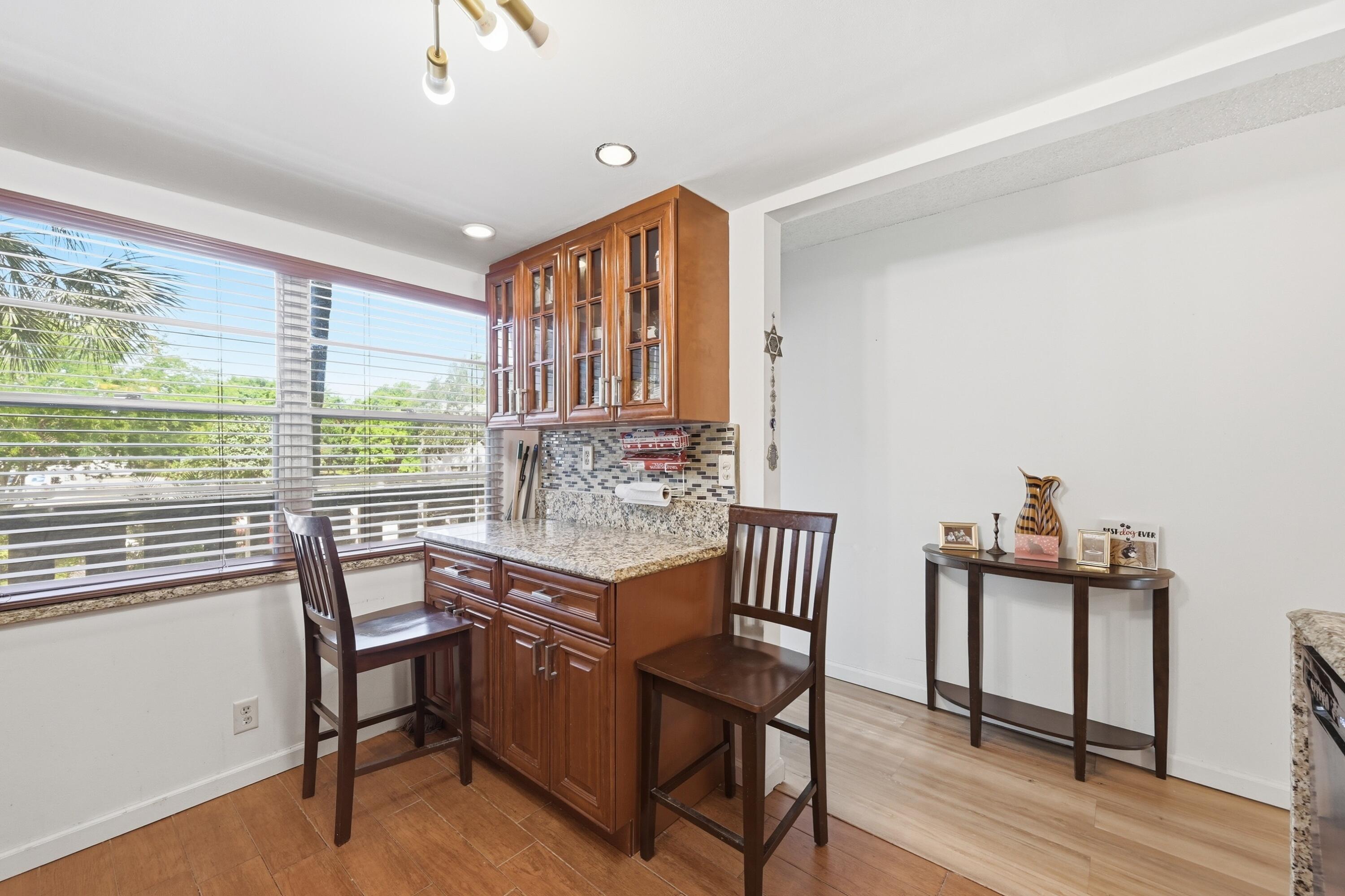 3005 Portofino Isle # M2 — Photo 4
