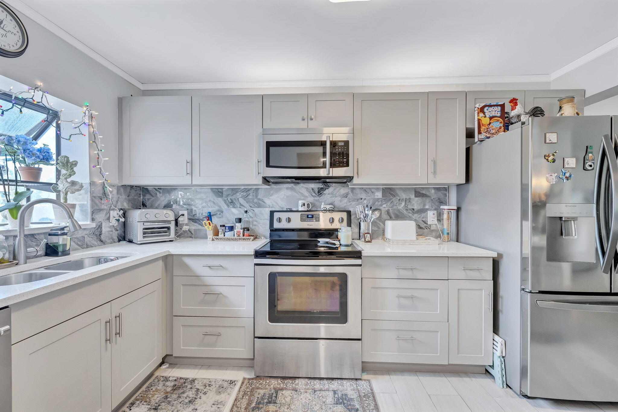 305 CONGRESSIONAL Way — Photo 3