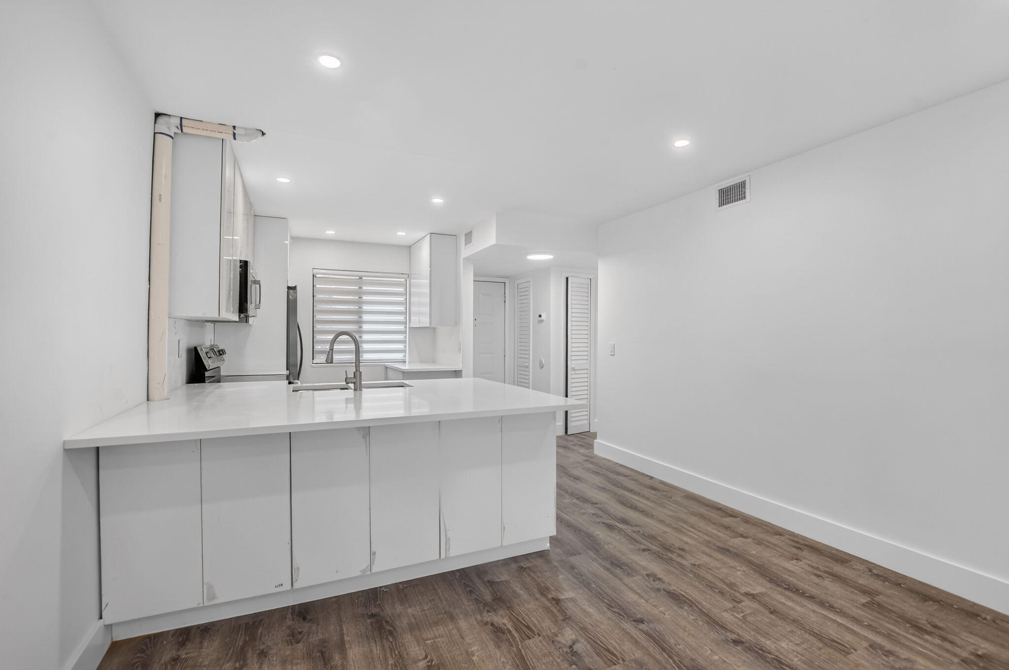 21950 SOUNDVIEW Terrace # 107 — Photo 5