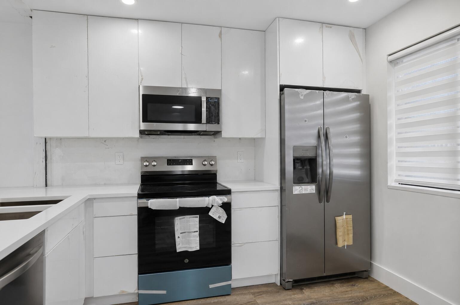 21950 SOUNDVIEW Terrace # 107 — Photo 4