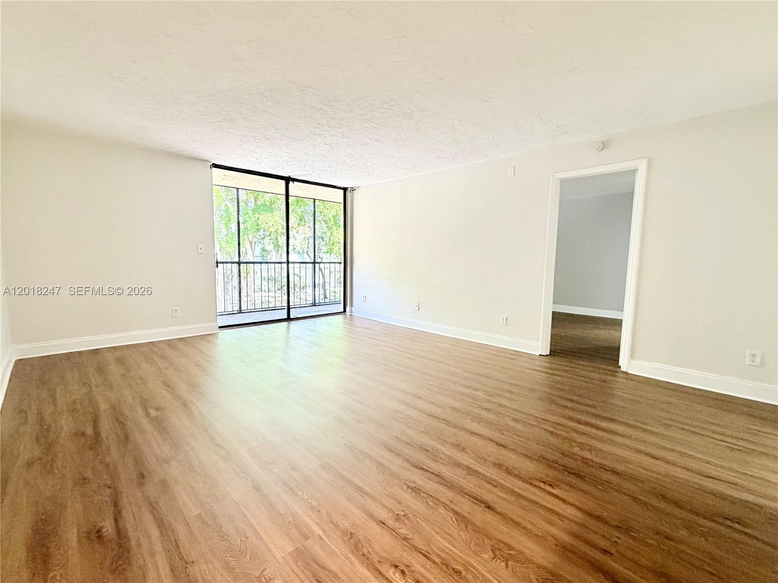 450 Commodore Dr # 214, Plantation FL 33325