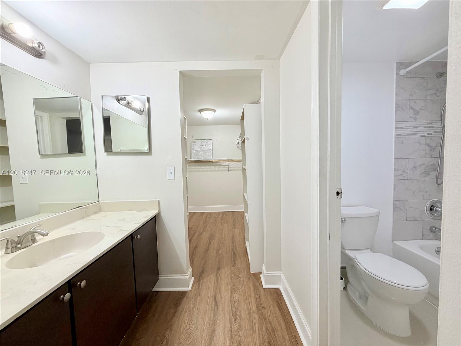 450 Commodore Dr # 214 — Photo 3