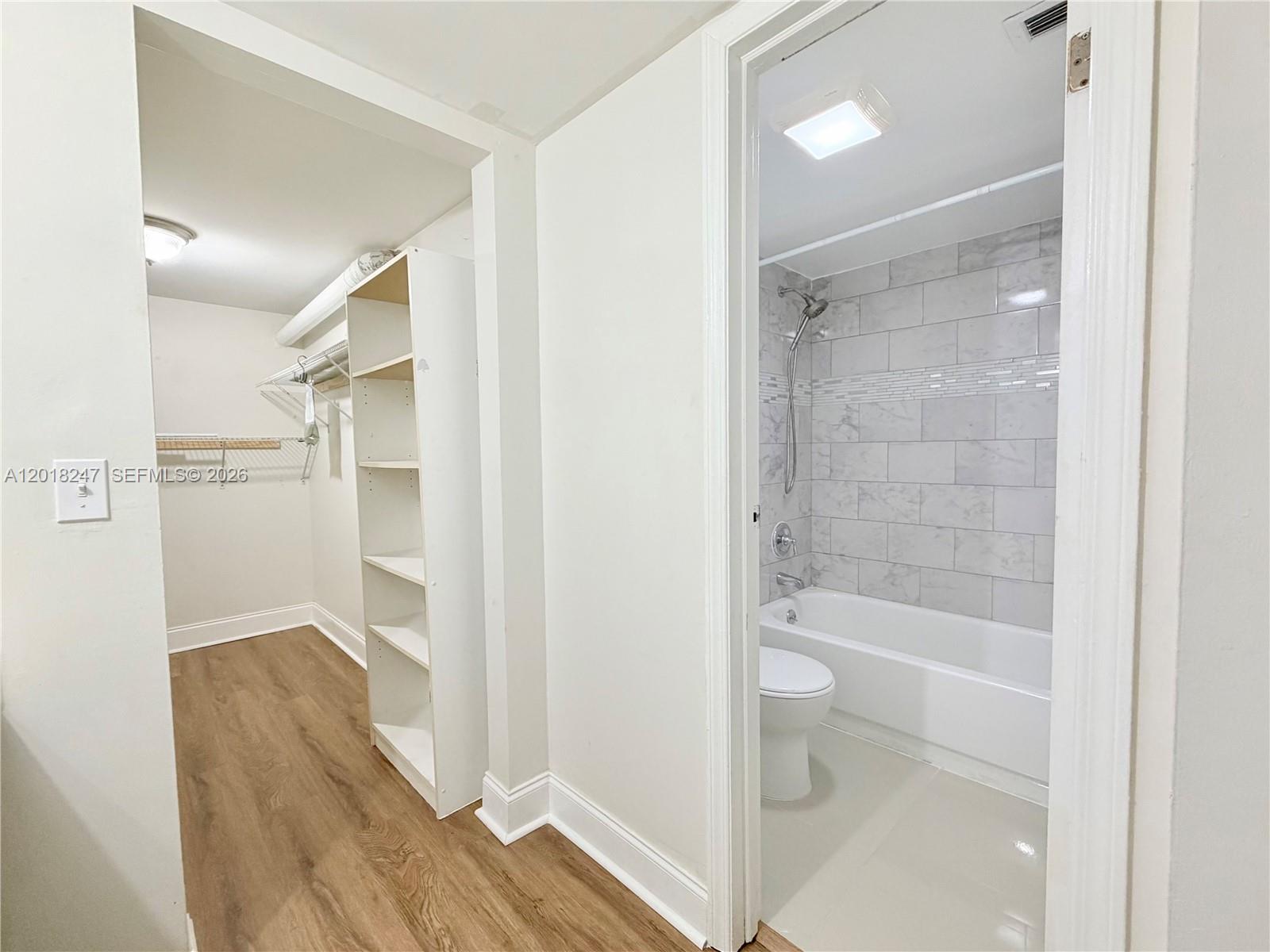 450 Commodore Dr # 214 — Photo 4