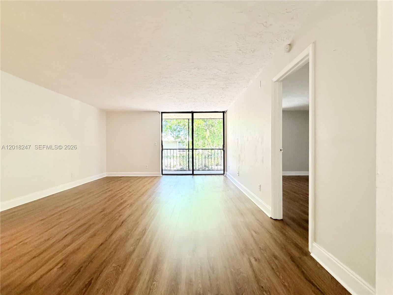 450 Commodore Dr # 214 — Photo 5