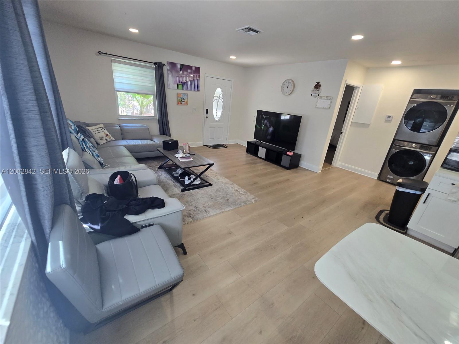 203 NE 2nd Ave # 203 — Photo 4