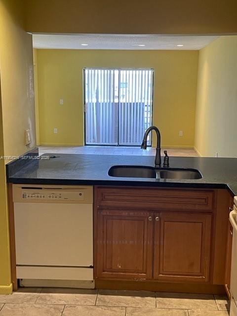 20815 NE 8th Ct # 20 — Photo 2