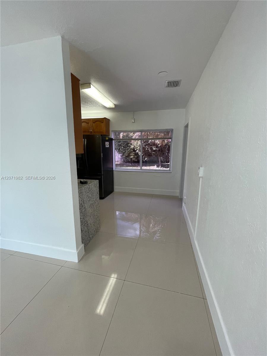 15760 NE 18th Ct — Photo 4