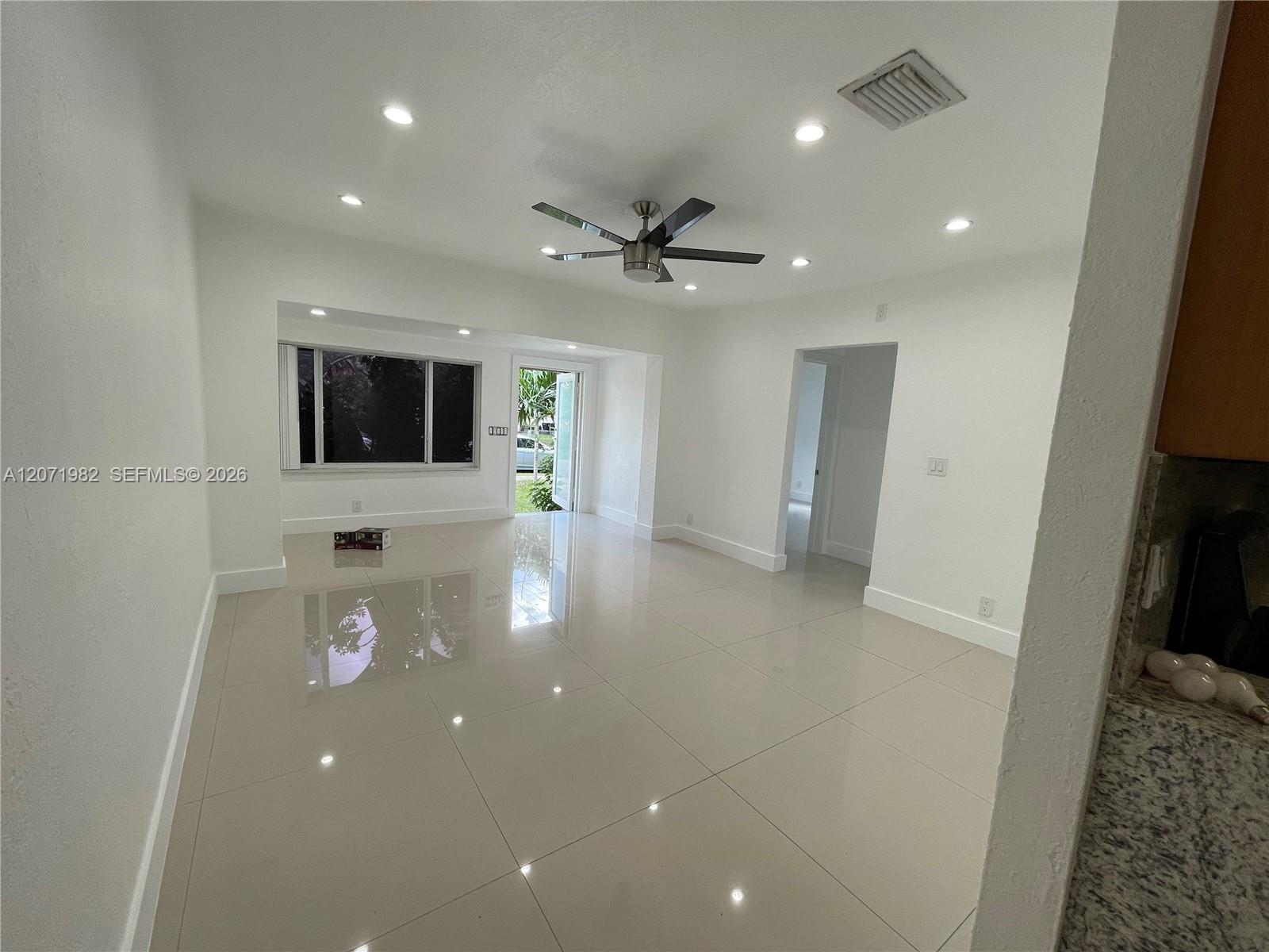 15760 NE 18th Ct — Photo 5
