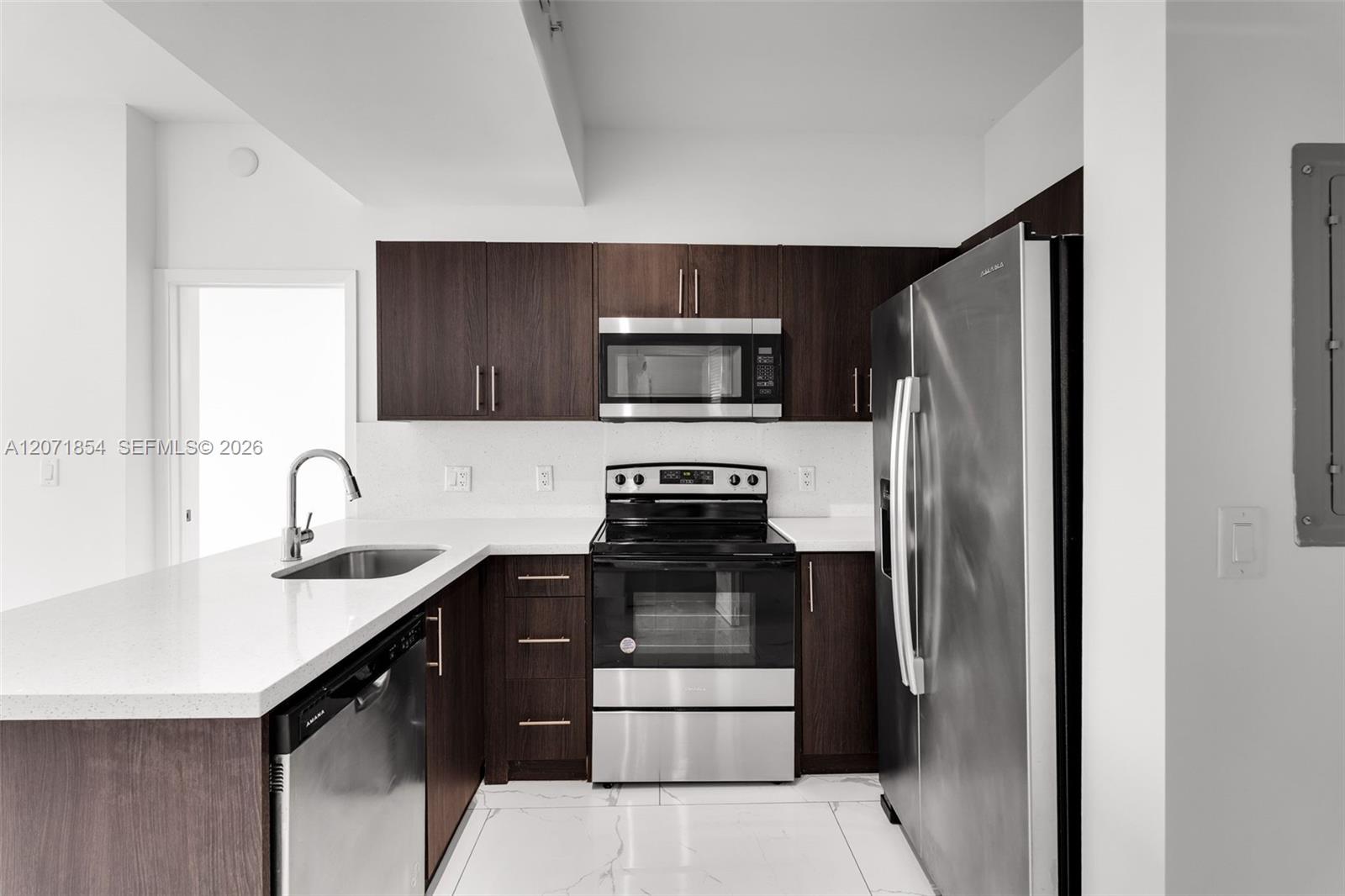 1 Curtiss Pkwy # 313 — Photo 3