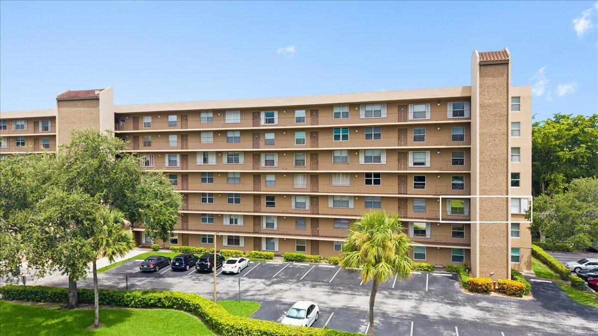 4570 NW 18TH Avenue # 310 — Photo 3