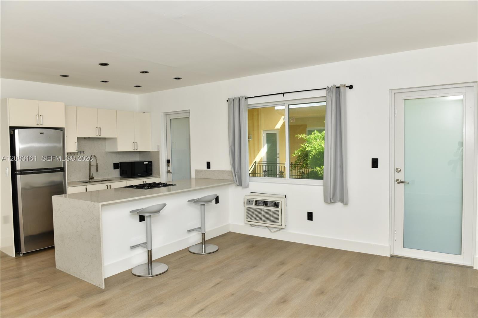 Living / kitchen
