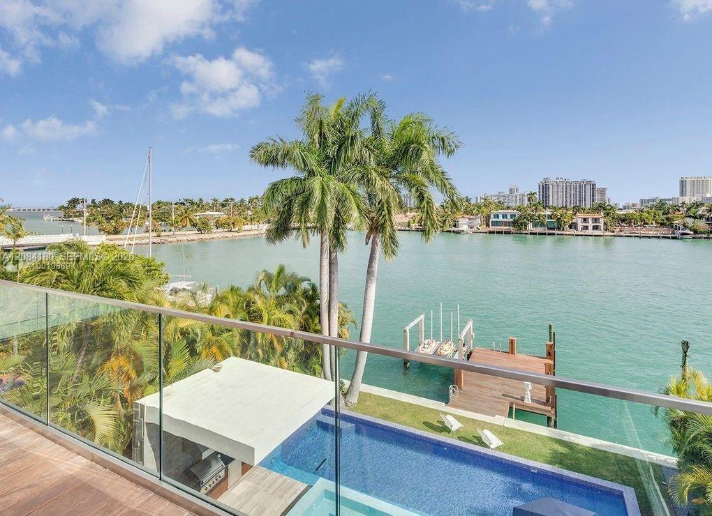 321 E Dilido Dr — Photo 3