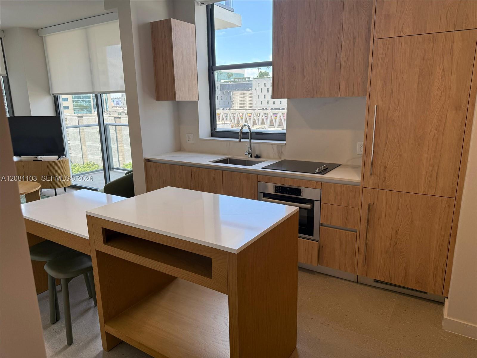 11 NE 6th St # 801 — Photo 3