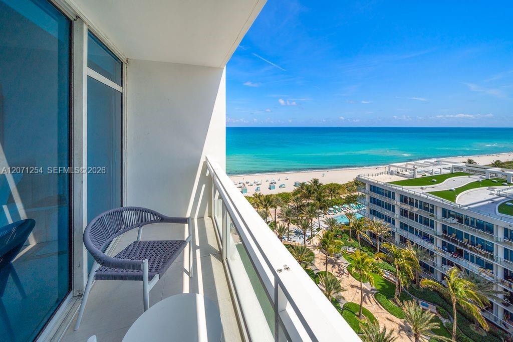 6801 Collins Ave, Miami Beach FL 33141