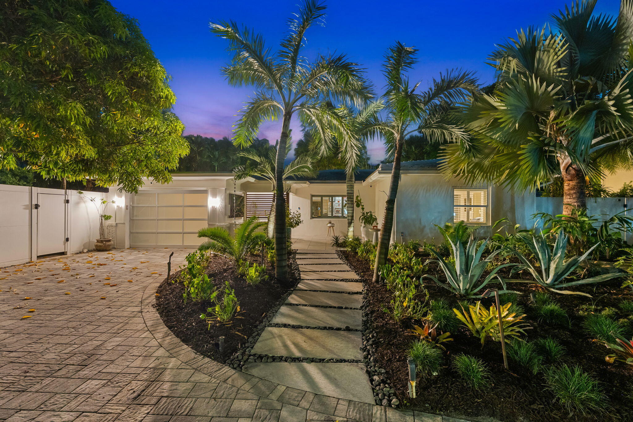1500 MIDDLE RIVER Drive — Photo 3