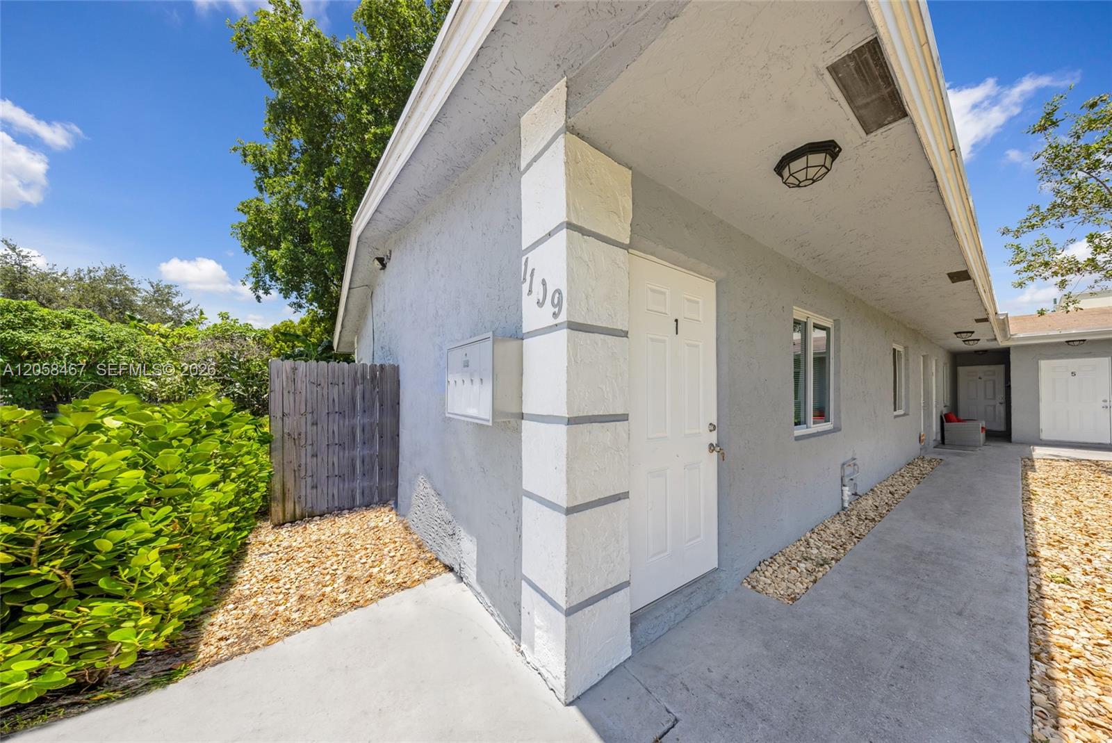 1109 NW 6th Ave — Photo 3