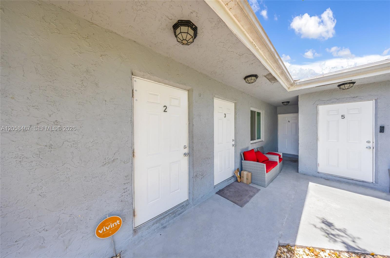 1109 NW 6th Ave — Photo 4