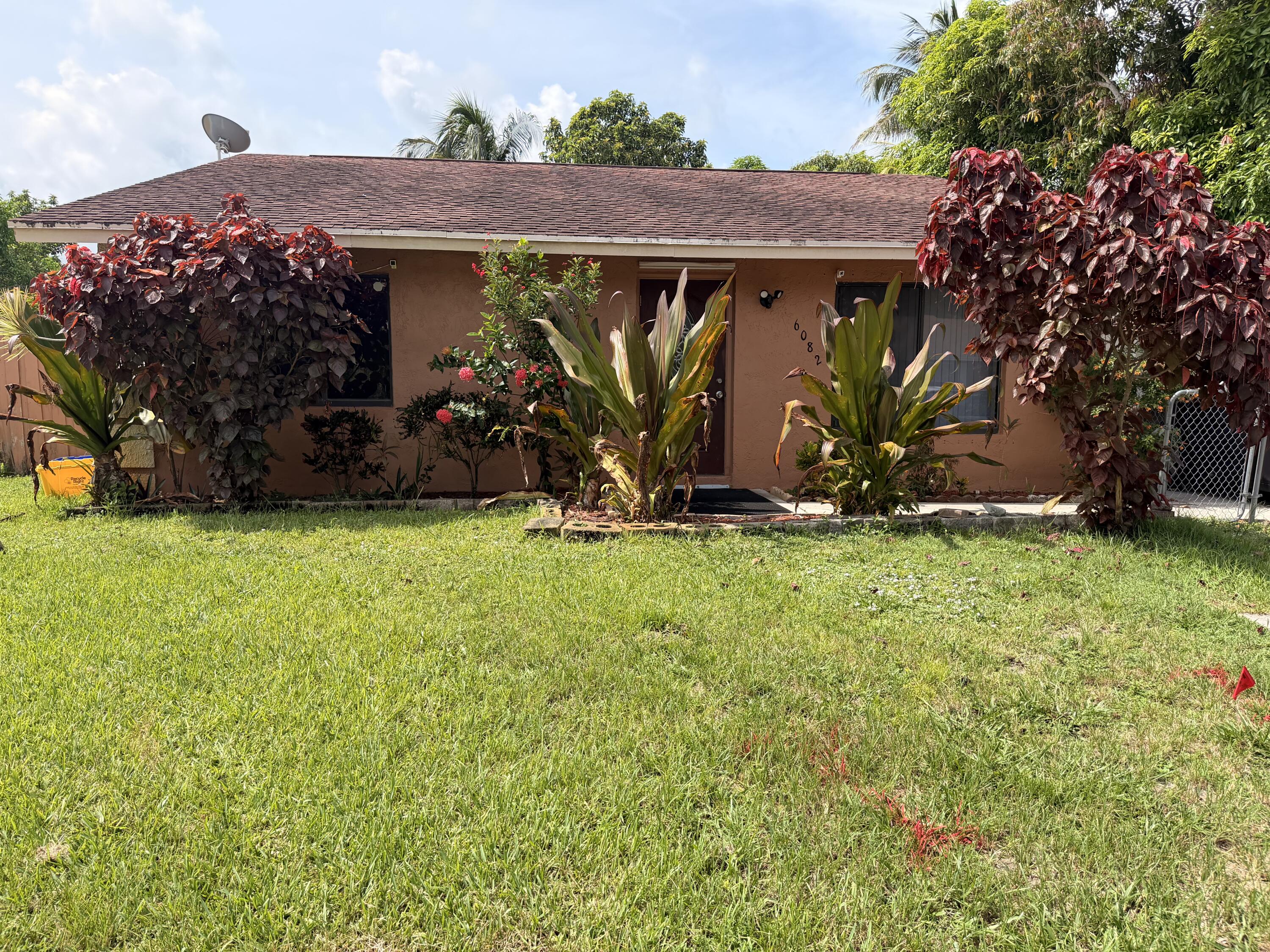 6082 Wauconda Way E, Lake Worth FL 33463