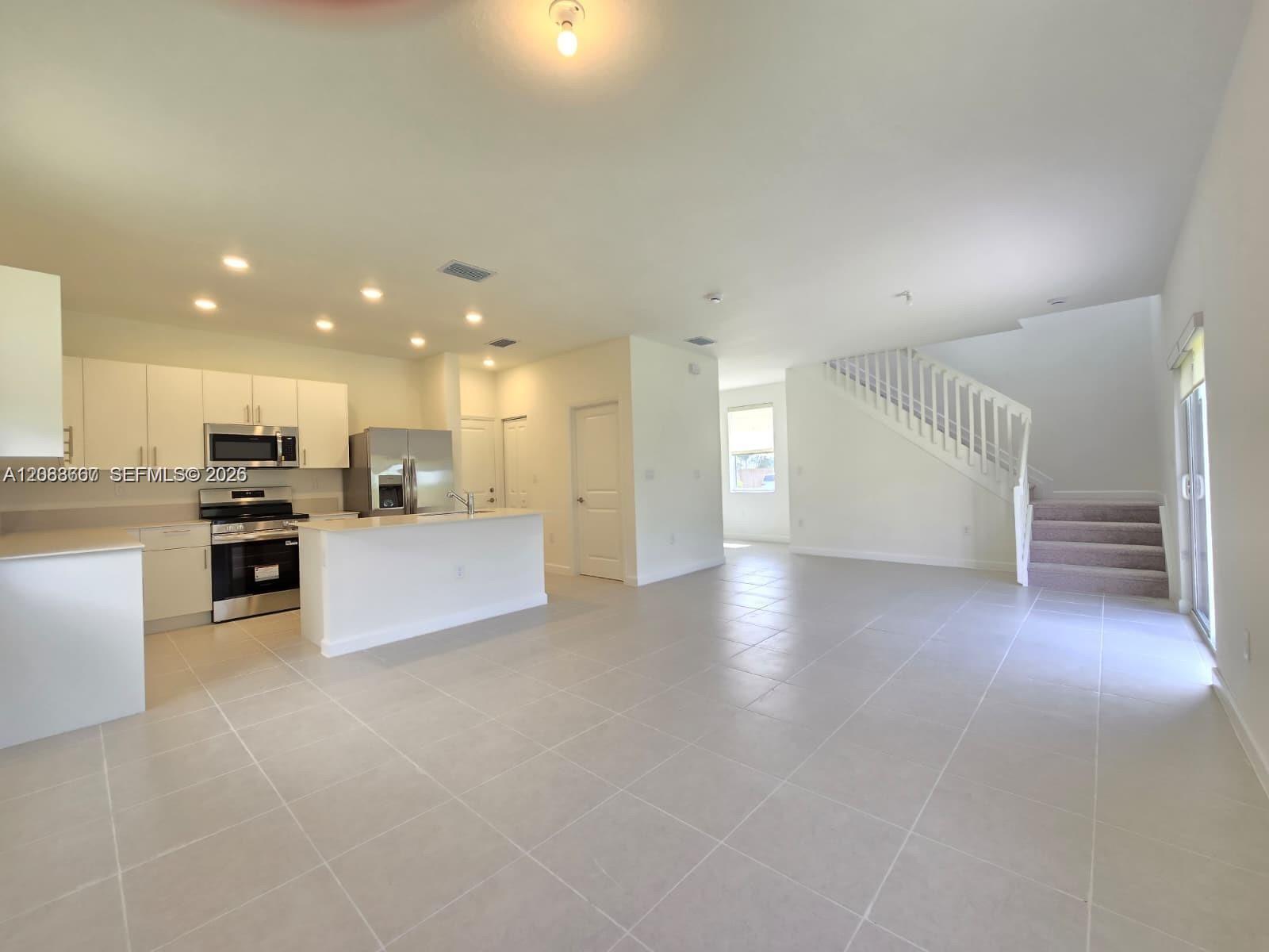2670 SE 24th Ct — Photo 4