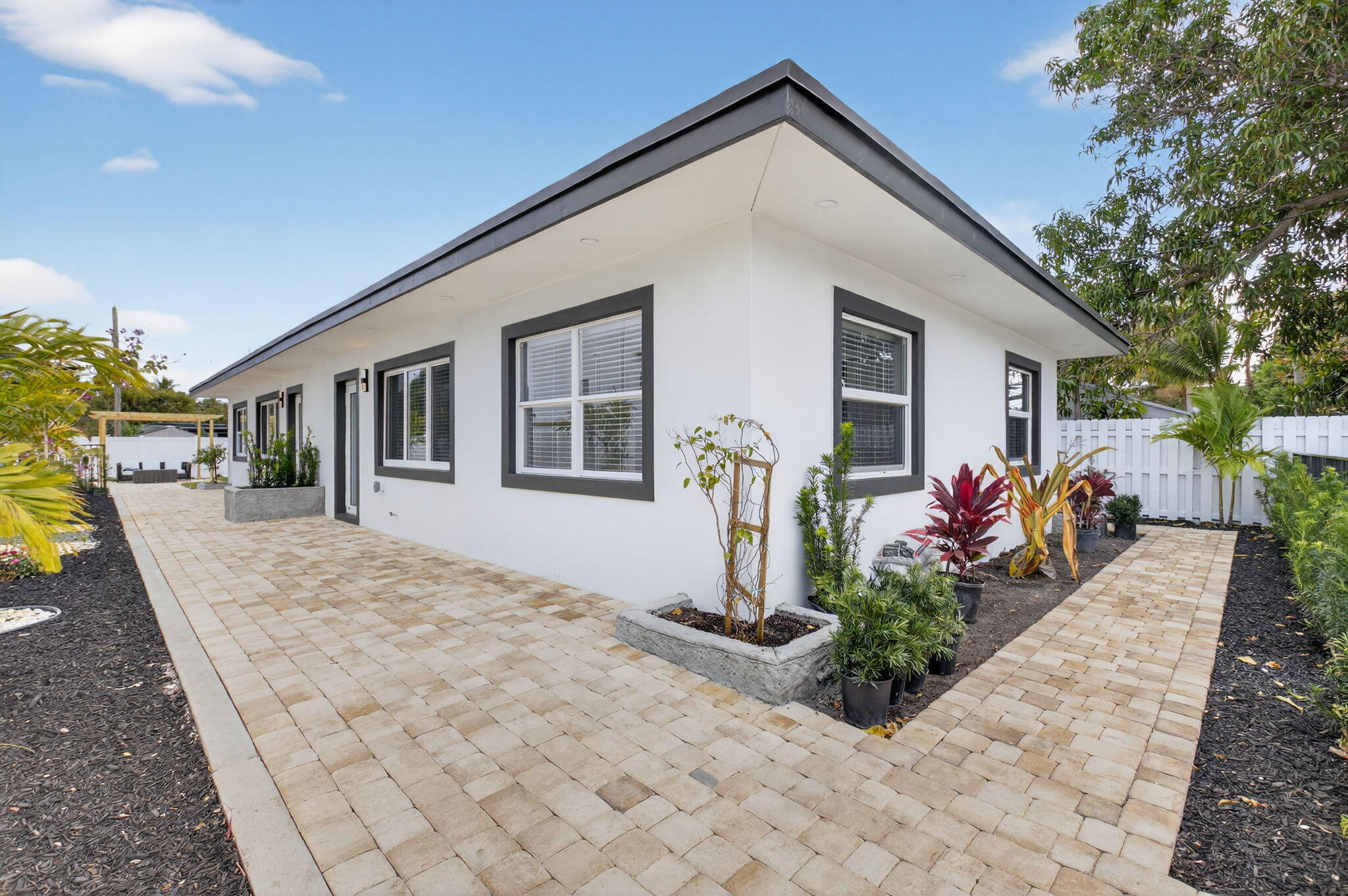341 SE 3rd Avenue, Delray Beach FL 33483