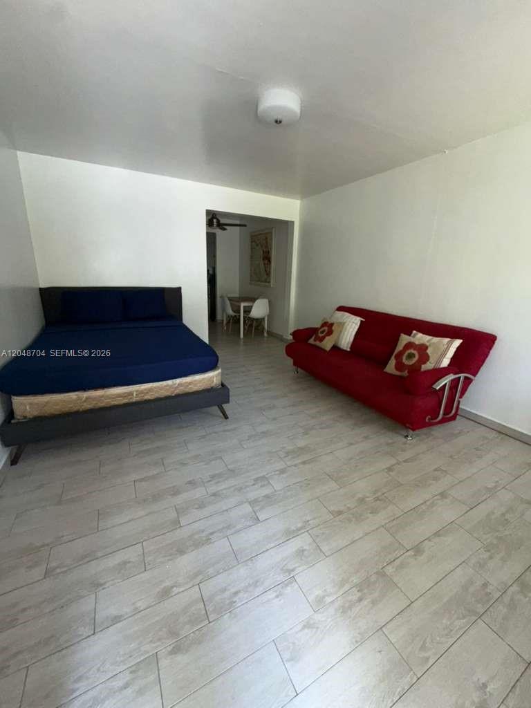 1600 Pennsylvania Ave # 7, Miami Beach FL 33139