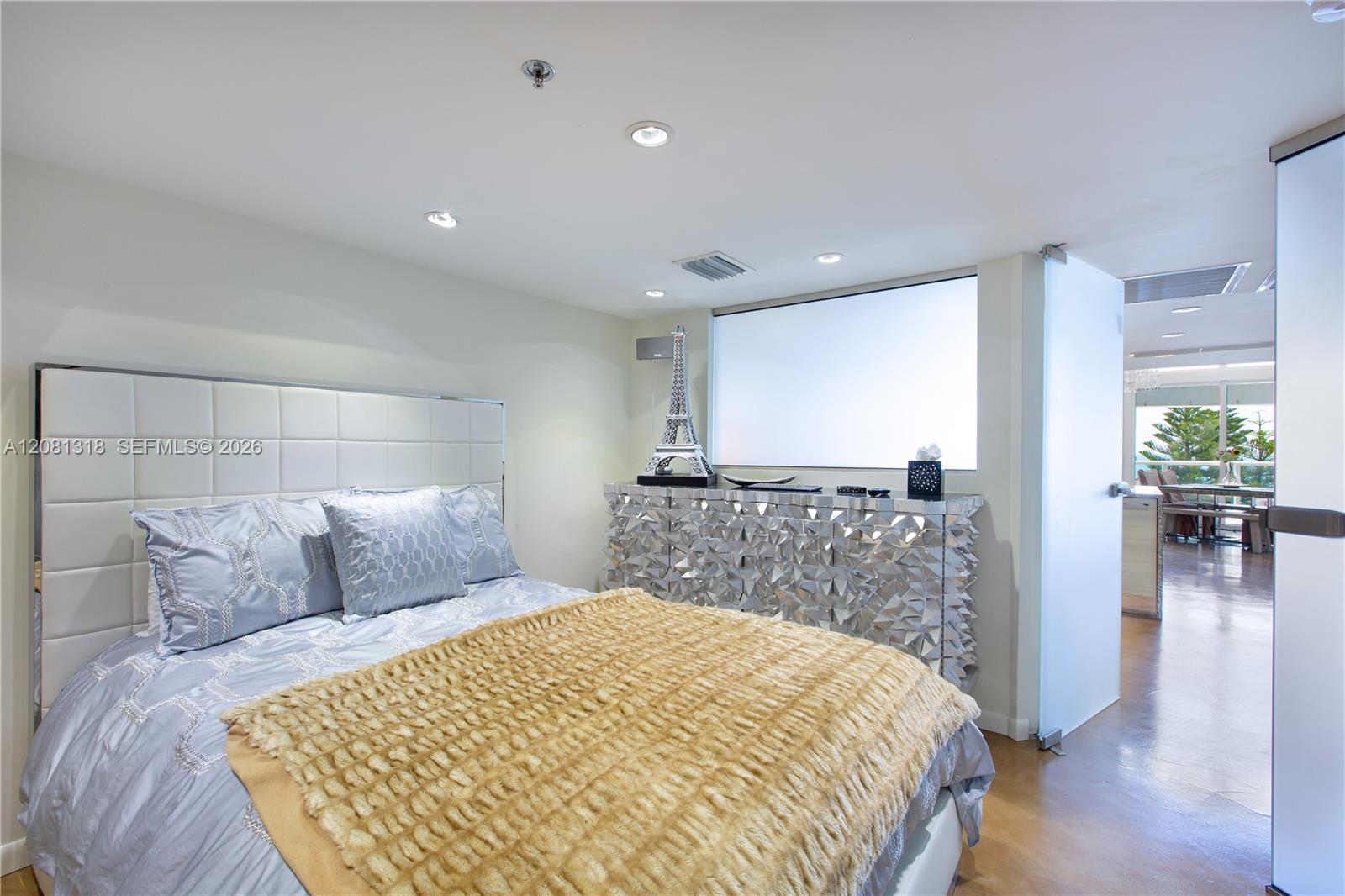 5445 Collins Ave # P2 — Photo 4