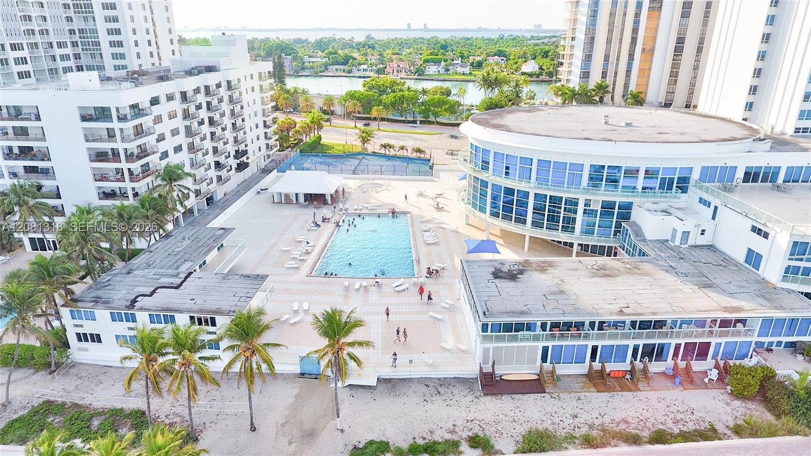5445 Collins Ave # P2 — Photo 5
