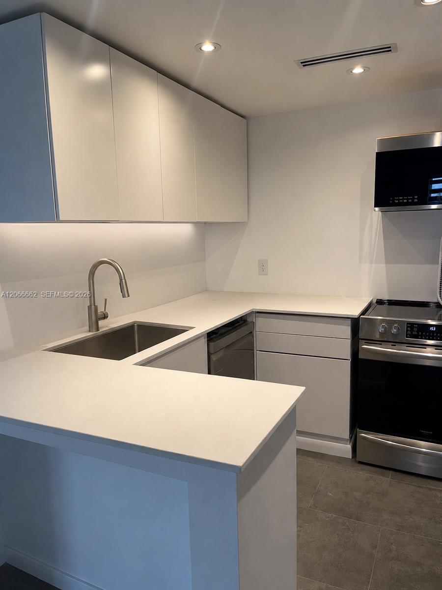 3545 NE 167th St # 507 — Photo 3