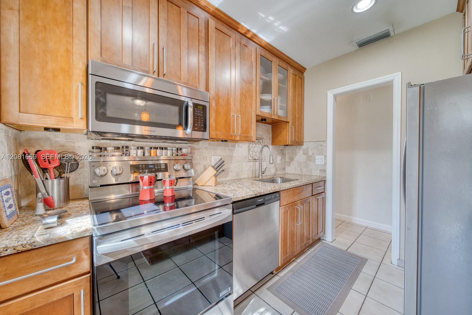 3435 SW 73rd Ave Rd — Photo 3