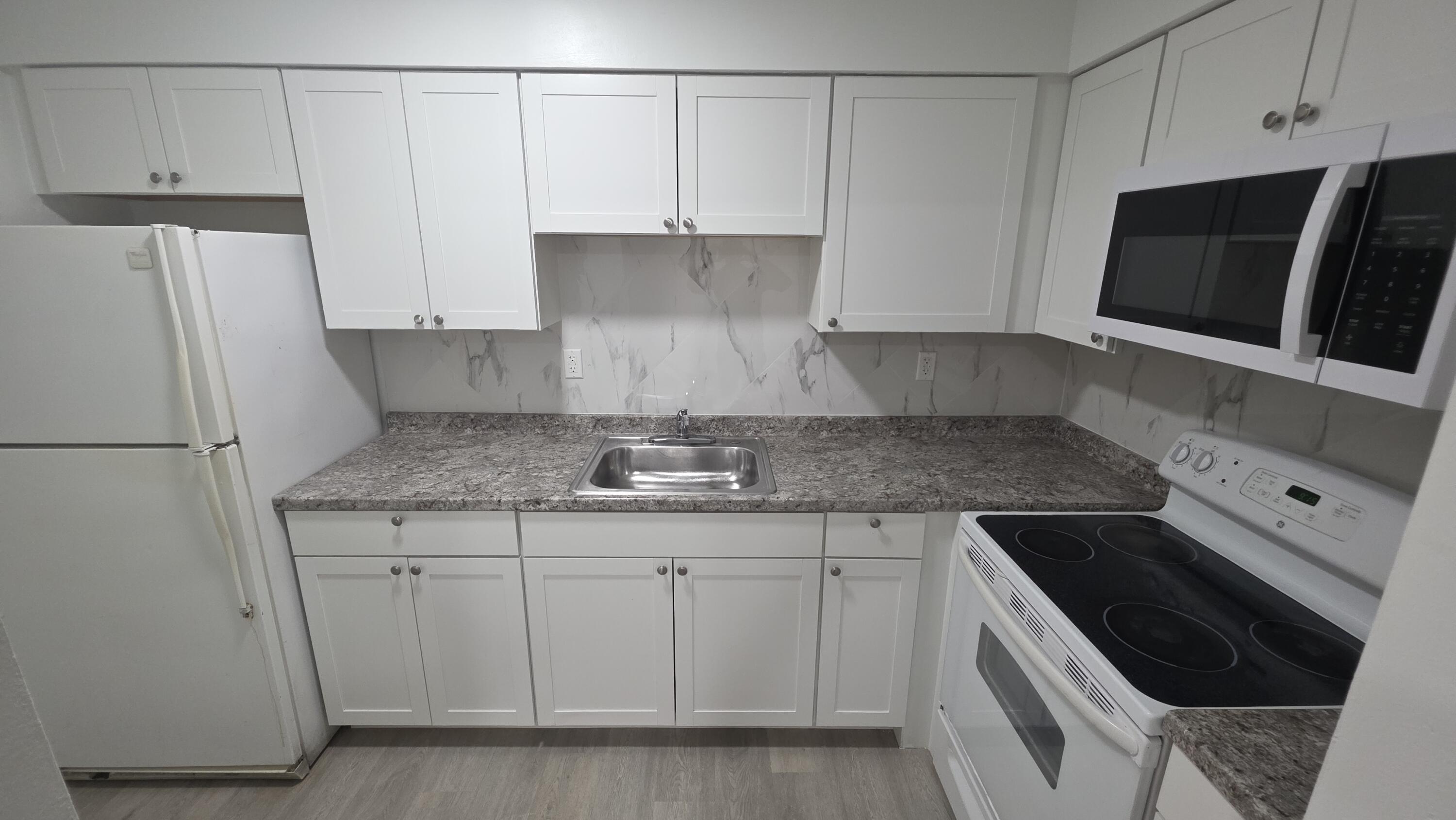 7612 PEMBROKE Road # C — Photo 4